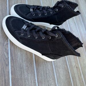 UGG  Women’s Black High-Top Boots